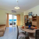 Sea Lady Villa *